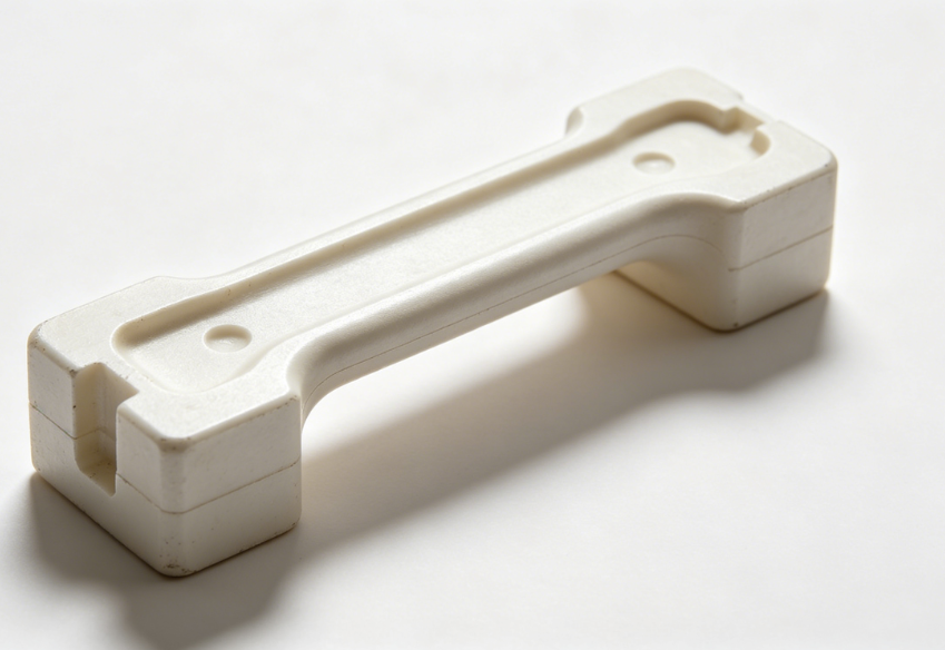 What Should Be Considered When Choosing a Handle Mold Manufacturer